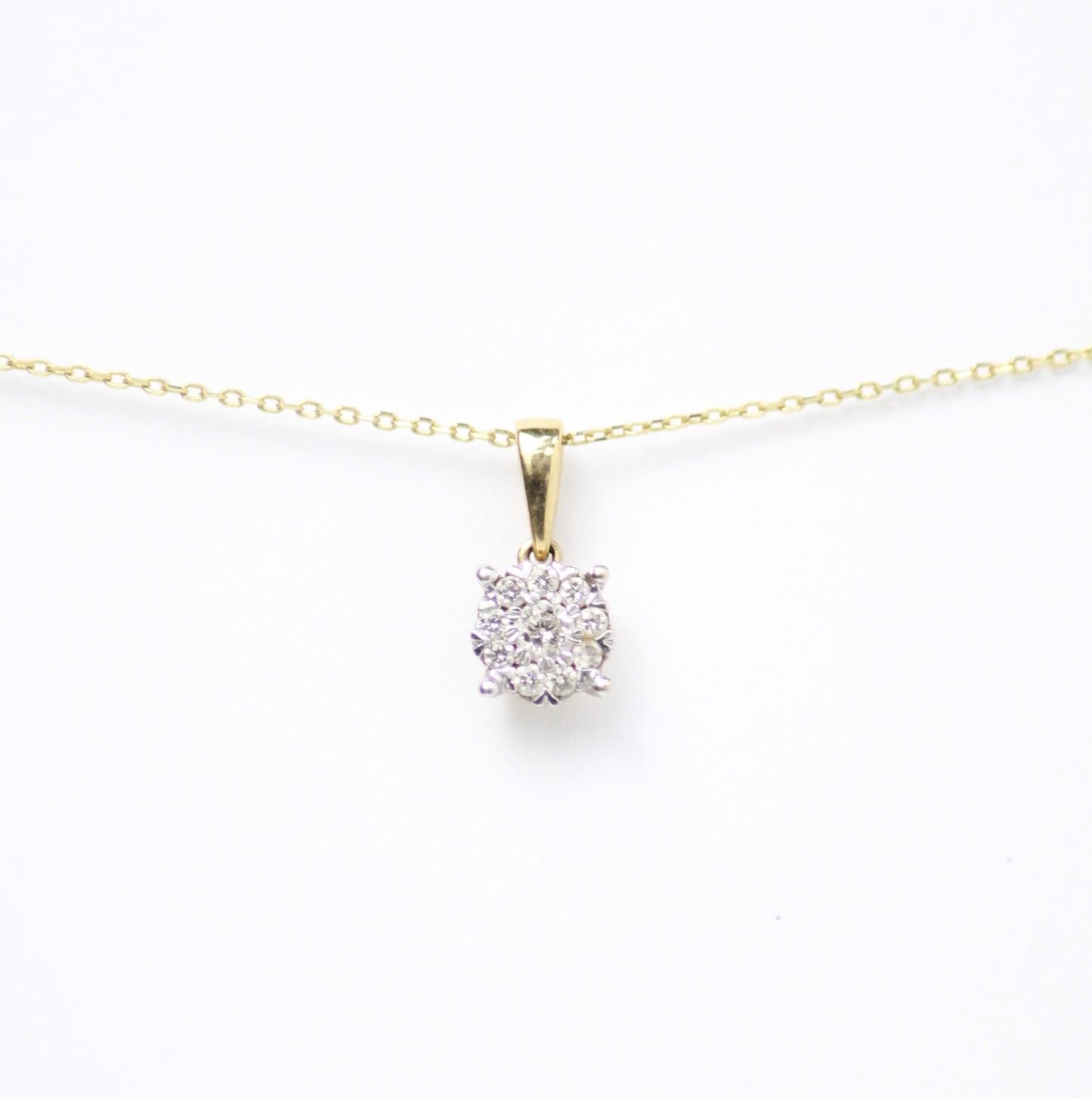 Dije de Oro Italiano 14k, incrustaciones de Diamantes Brillantes